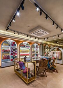 Nueva A 35sq_m Indian Boutique Store reflecting the Indian Tradition_